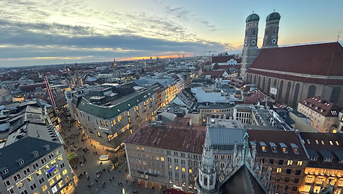 Blick in die Juristische Bibliothek im Münchner Rathaus